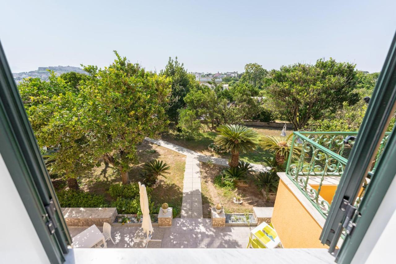 Villa Caterina B&B โปรชิดา ภายนอก รูปภาพ
